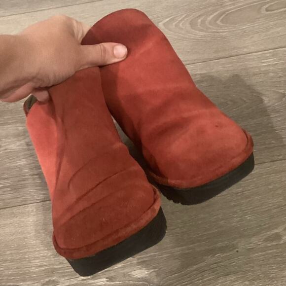 Fly London Womens Yip Boot US 7 7.5 EU 38 Red Suede Comfort Gorpcore Grunge Zip - Picture 8 of 9